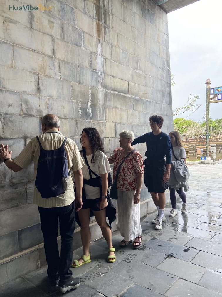 Hue tour photo 55