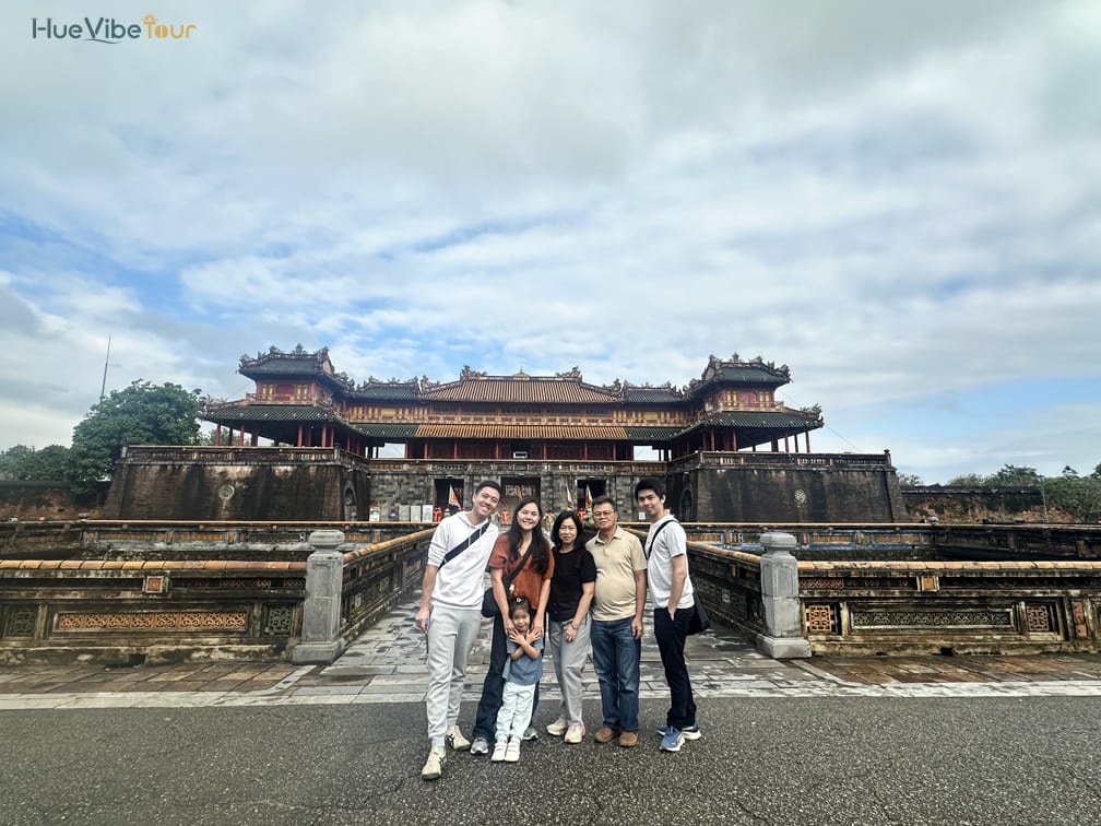 Hue tour photo 22