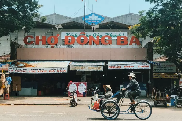 Dong Ba Market