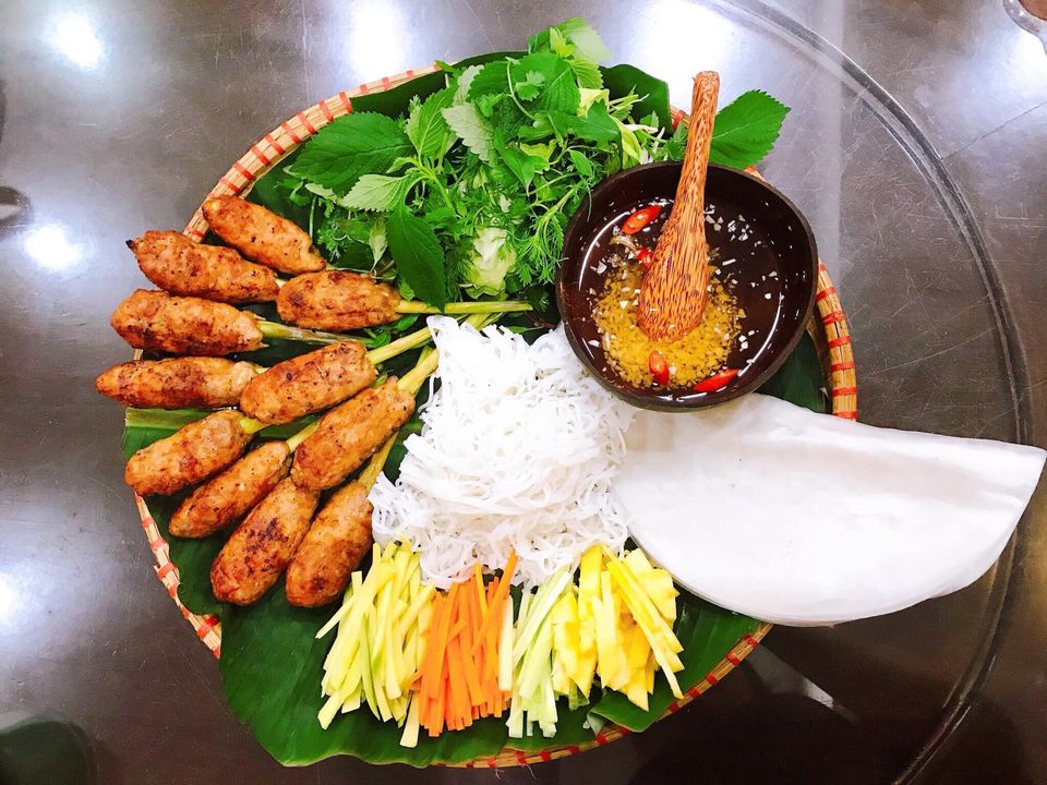 Nem Lui β Where to Eat, Prices & Tips
